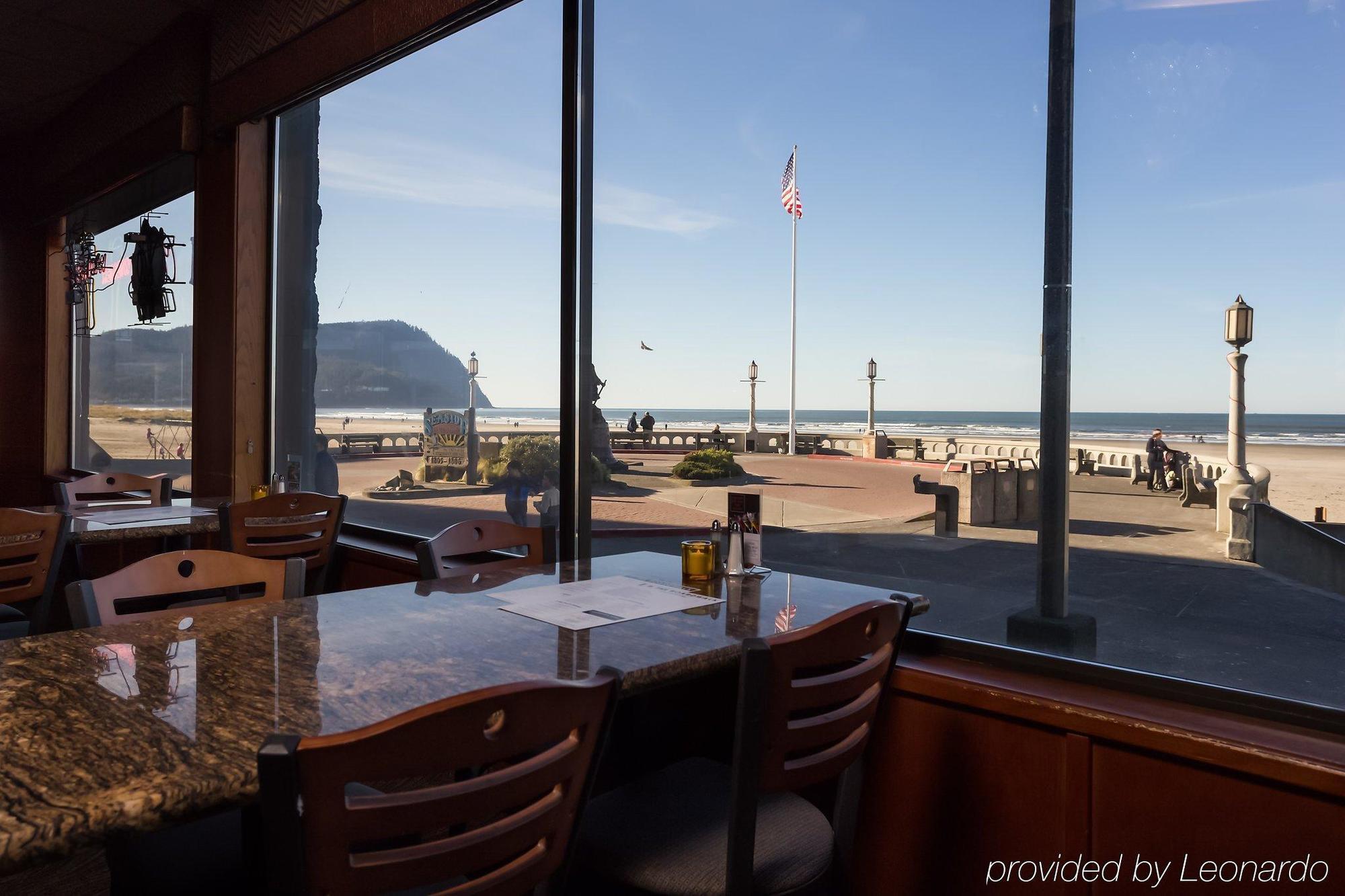 Promenade Inn & Suites Oceanfront Seaside Exterior photo