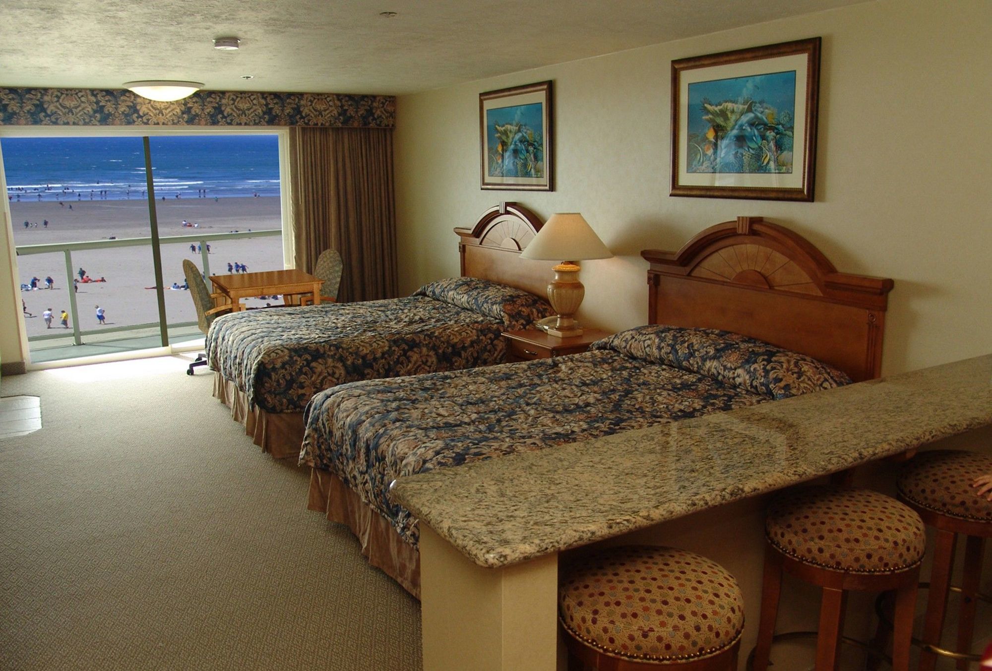 Promenade Inn & Suites Oceanfront Seaside Room photo